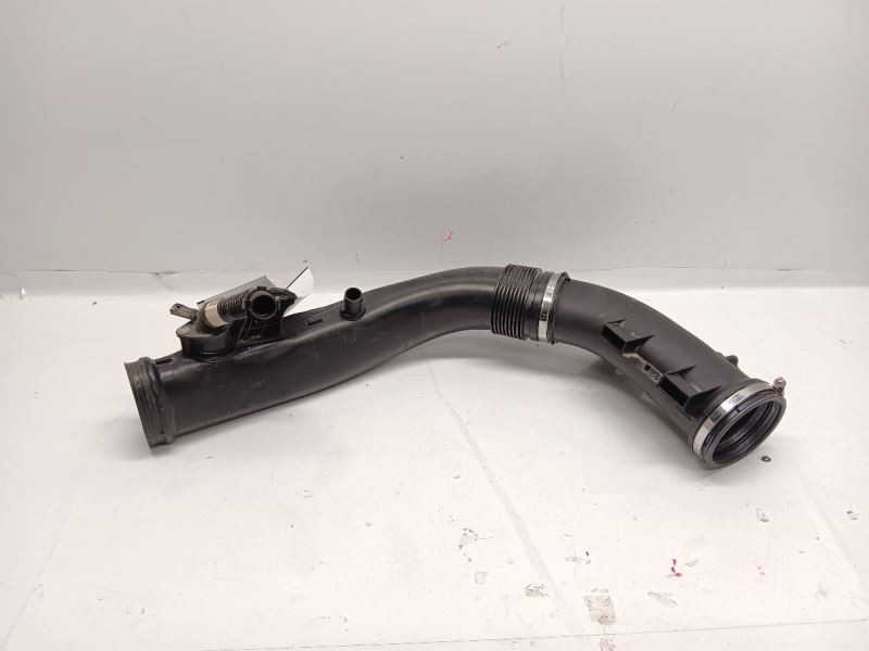 14-18 BMW X5 X6 3.0L Charge Pipe Air Hose Tube Induction 13717605585