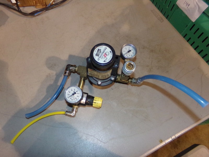 Fairchild Regulator w/ 2 Pressure gauges 1232L *FREE SHIPPING*