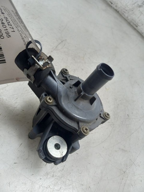 10-11 TOYOTA PRIUS 1.8L FWD AT ENGINE COOLANT PUMP