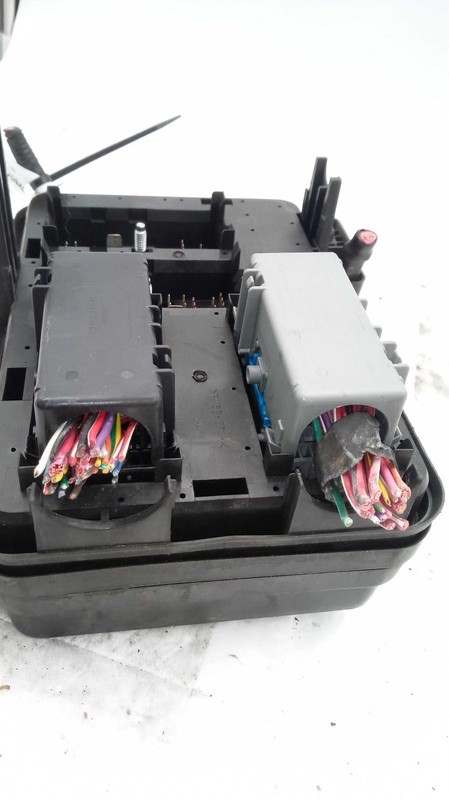 2016 Chevrolet Equinox OEM Fuse Box 23158538, 141k Miles, Used, White