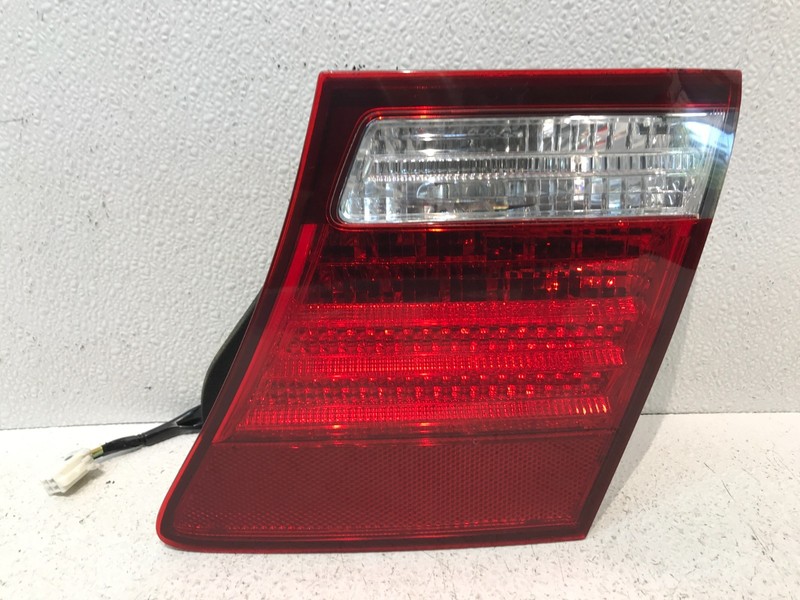 07-09 Lexus USF40 LS460 Right Passenger Inner Taillight Tail Light Lamp OEM
