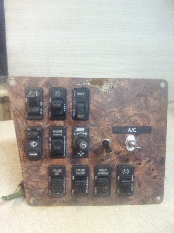2000 International 9200 Dash Switch Panel