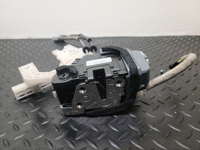 17-20 Hyundai Elantra Rear Right Door Latch Lock Actuator OEM 81420-F2000