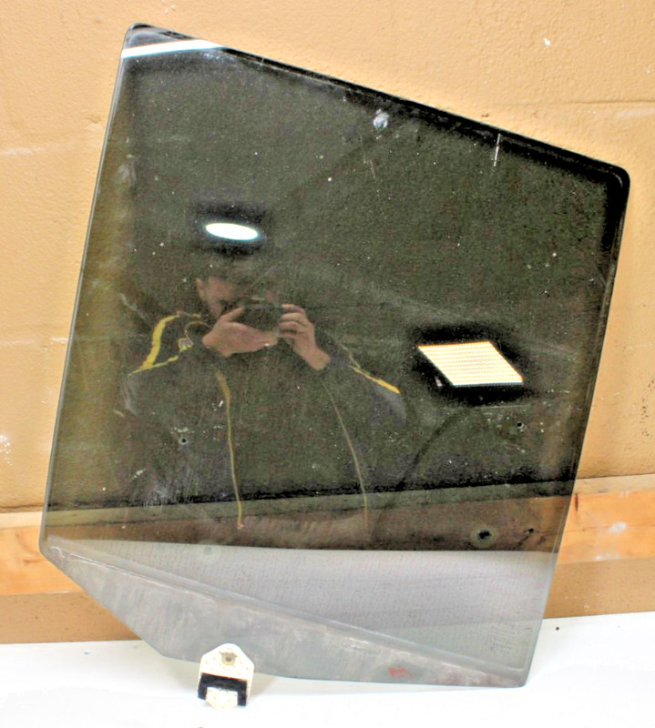 05-16 Land Rover LR4 LR3 HSE Rear Right Passenger Side Window Glassoem