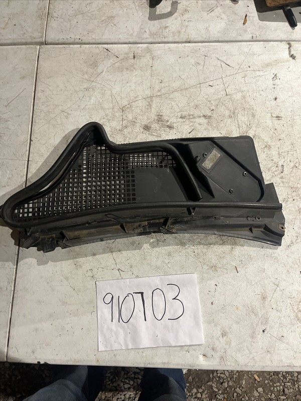 1998 - 2002 Mercedes Benz E Class W210 Cowl Vent Windshield Cover Panel Oem