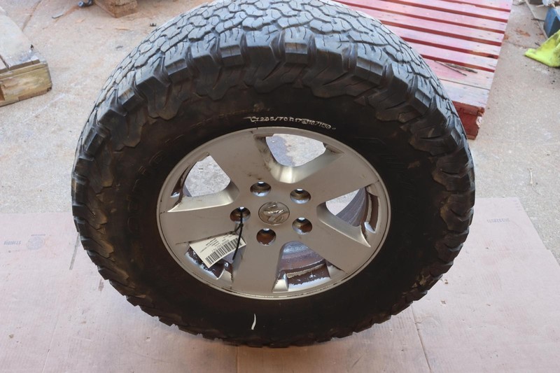 2009-2012 DODGE RAM 1500 WHEEL RIM TIRE 285/70 R17 17X7 ALUMINUM OEM
