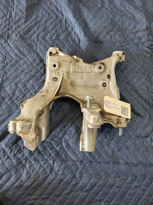 Used Oem Audi Front Left Engine Mount Bracket 80A399295R for 2018-23 Q5 2.0L 4WD