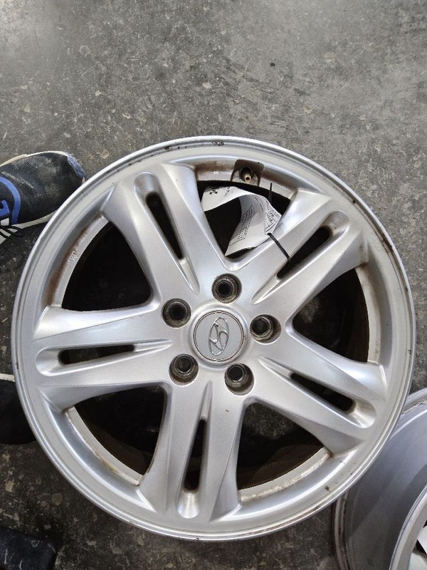 2010-2012 Hyundai Santa Fe Wheel Rim 17x7 Alloy 10 Spoke w/TPMS