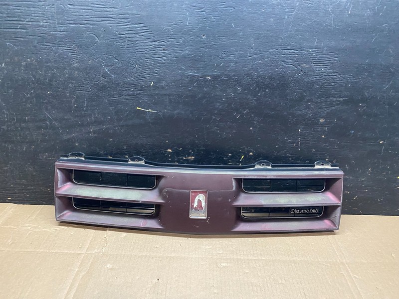 1988 to 1991 Oldsmobile 88 Eighty Eight Front Upper Grill Grille U0078 DG