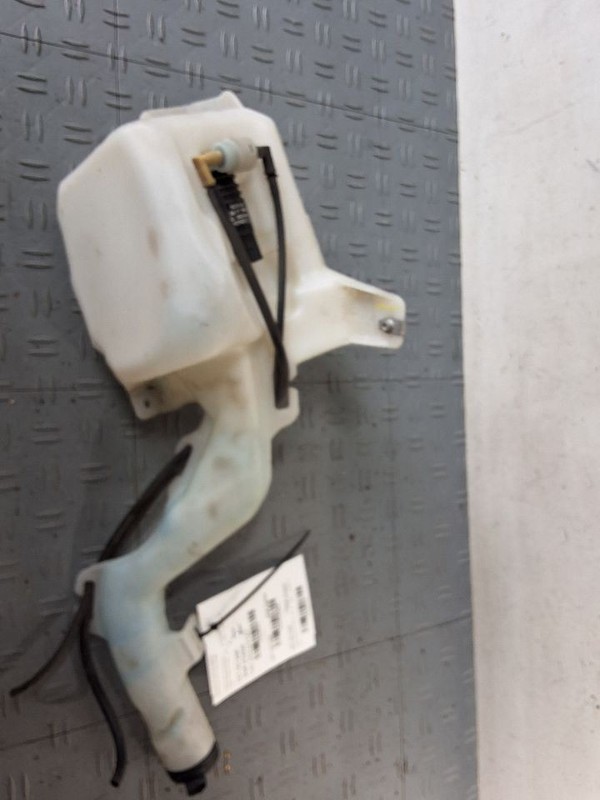 Wash Reservoir Flexible Neck Fits 10-17 EQUINOX 3492876