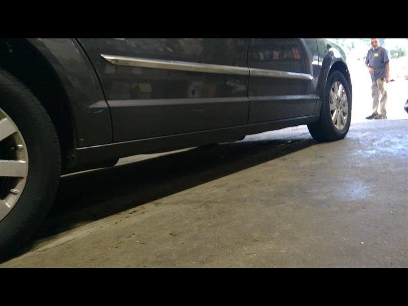 TOWN COUNTRY 2008-2016 Right Rocker Panel Moulding 1182016