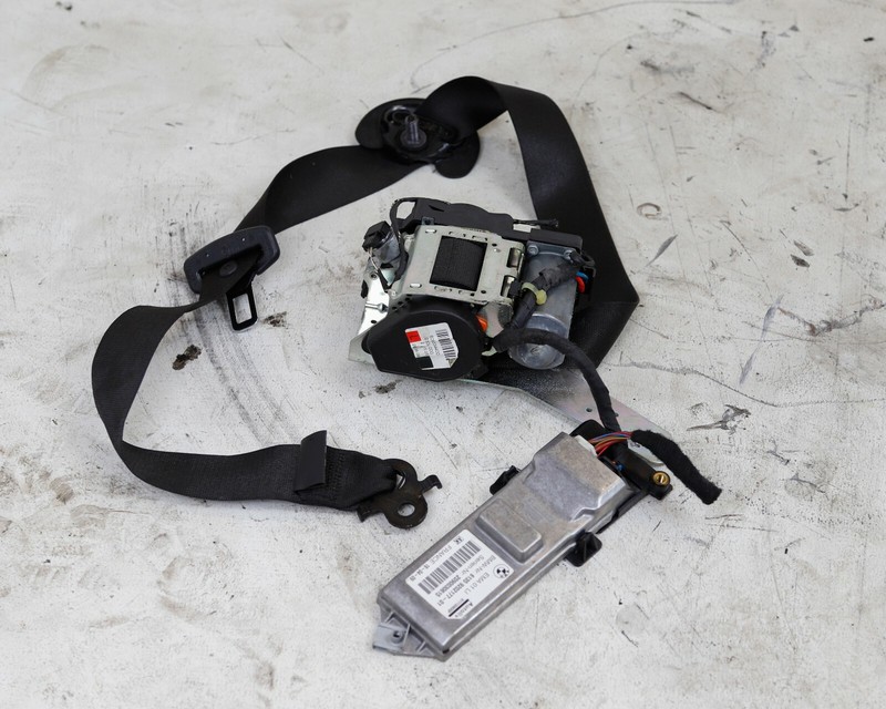 2009-2012 BMW 740i 750i FRONT LEFT DRIVER SEAT BELT ASSEMBLY BLACK OEM