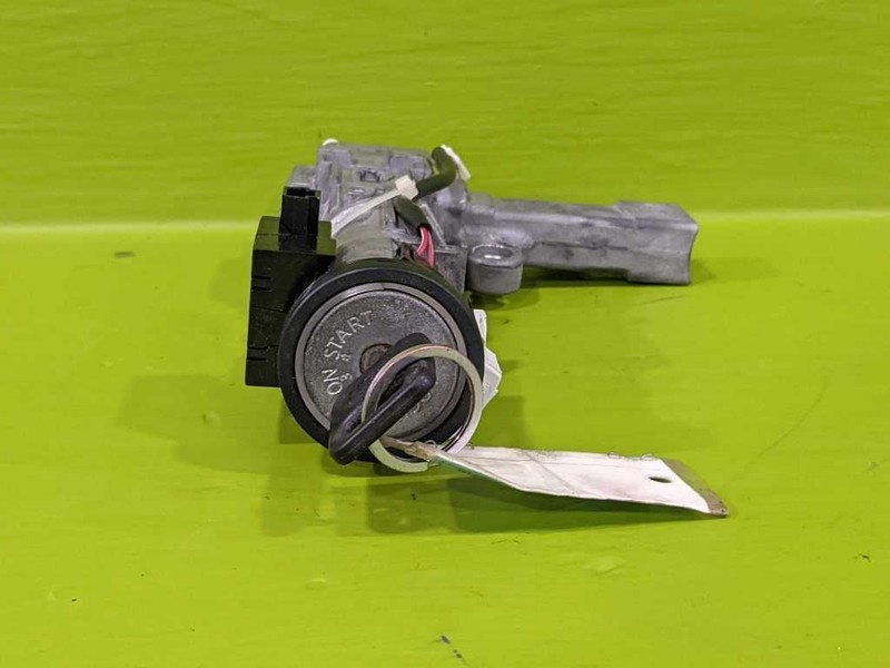 06 FRONTIER AT IGNITION SWITCH CYLINDER HOUSING W/KEY OEM 3824-7