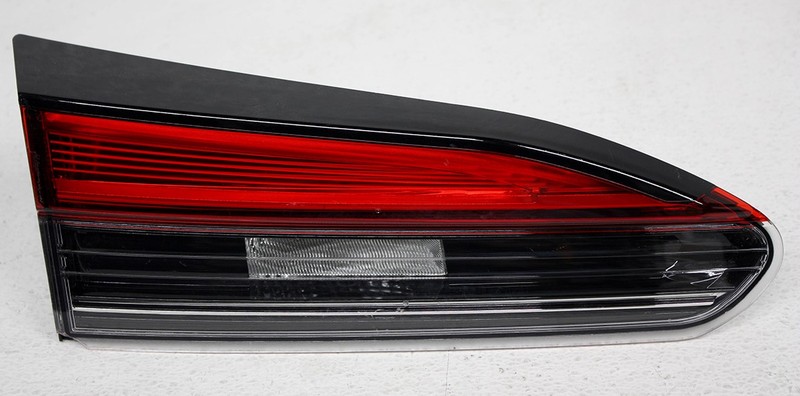 OEM LED Left Tail Lamp For Toyota Corolla Cross XLE, XSE 81590-0A160 -Lens Chip