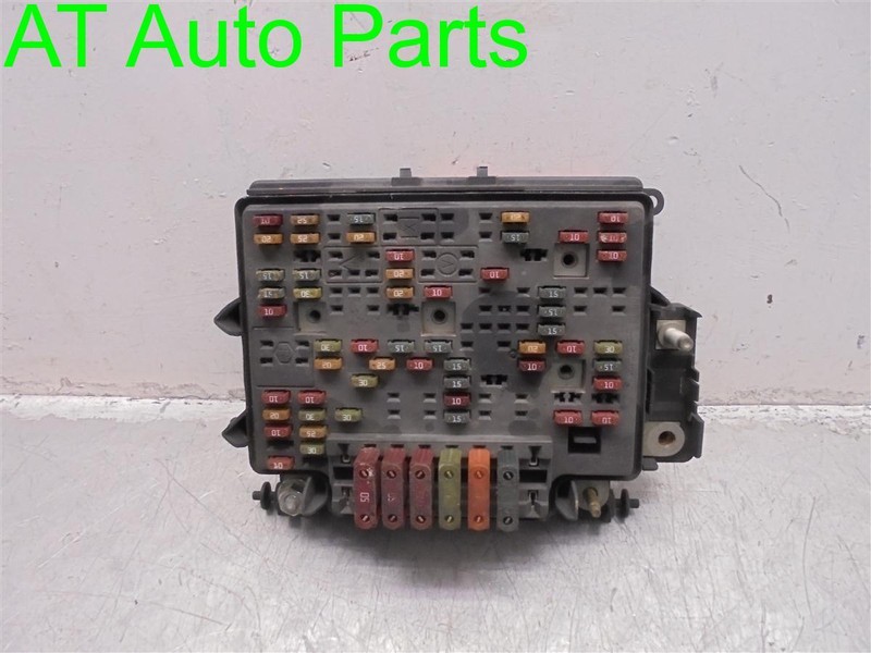 2000-2002 CHEVROLET SILVERADO 1500 2500 3500ENGINE FUSE RELAY BOX OEM 12193645