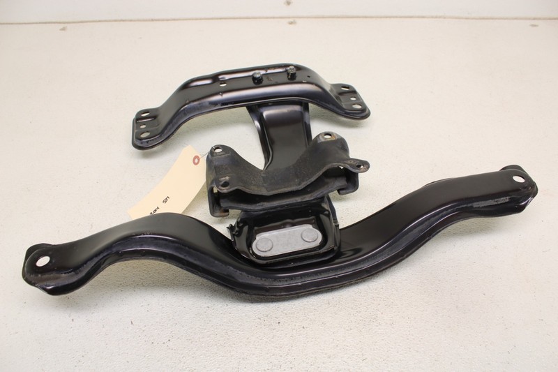 Subaru WRX STI 6 Speed Transmission Cross Member Mount Bracket Oem 2008-2014