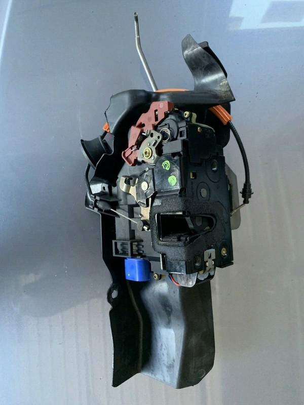 04 05 06 07 AUDI A8 A8L FRONT RIGHT PASSENGER DOOR LOCK POWER ACTUATOR OEM 60k