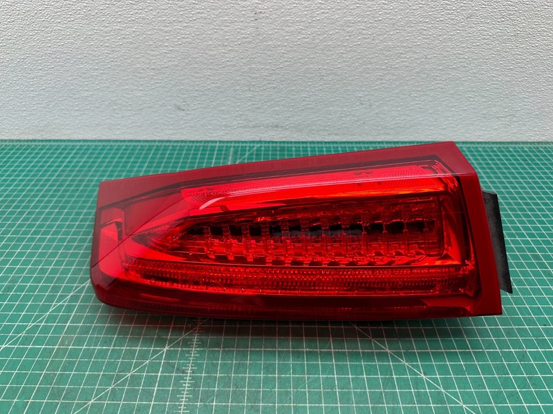 13-18 Cadillac ATS Sedan REAR RIGHT PASSENGER SIDE LED TAIL LIGHT LAMP OEM