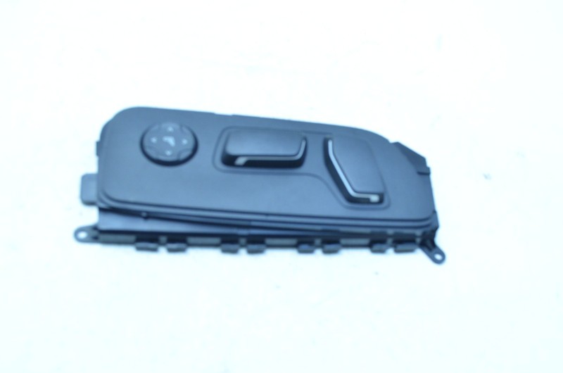 22-24 BMW i4 G26 FRONT RIGHT PASSENGER SEAT ADJUSTMENT CONTROL SWITCH OEM