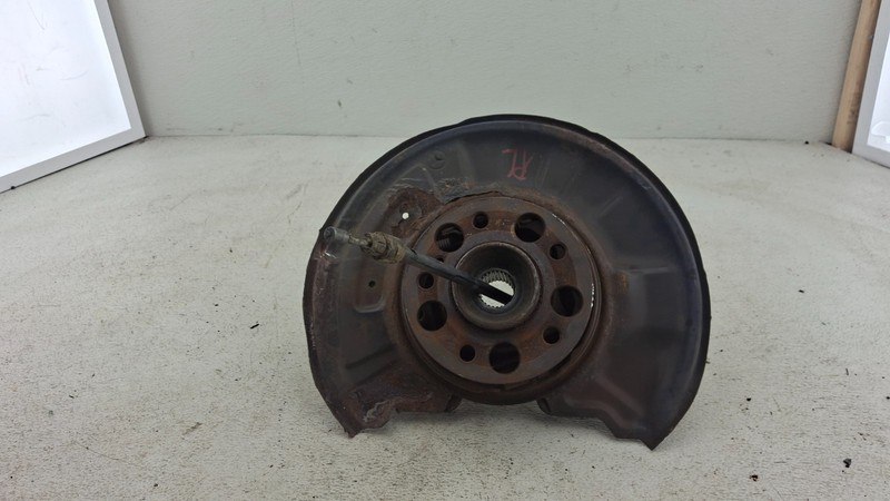 08-15 Mercedes W204 C250 C300 Rear Left Driver Wheel Spindle Knuckle Hub Bearing