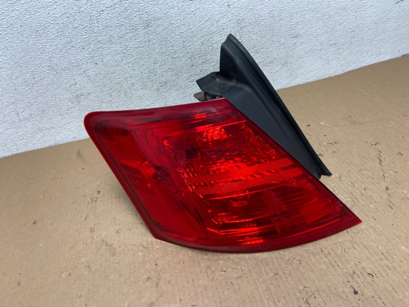 2014 to 2018 Ford Taurus Interceptor Left Driver LH Tail Light OEM AD8141 LK