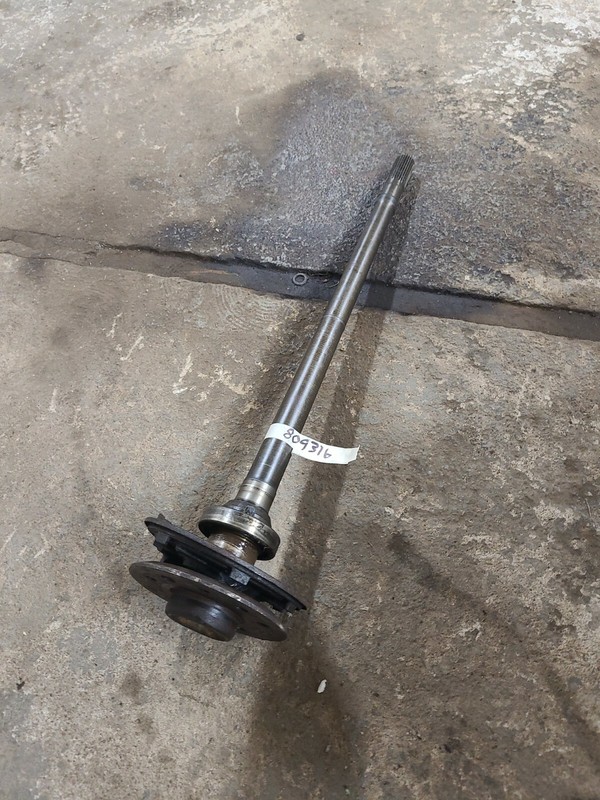 Mercedes Benz W108 Left Rear Axle Hinterachswelle Links m.Bolzen hub