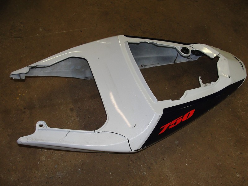 2004 SUZUKI GSXR 750 REAR TAIL FAIRING PLASTIC COWL BACK COVER GSXR750 04