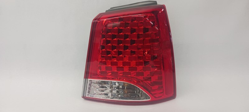 11-'13 KIA SORENTO Right passenger outer Taillight incandescent OEM Grade A!