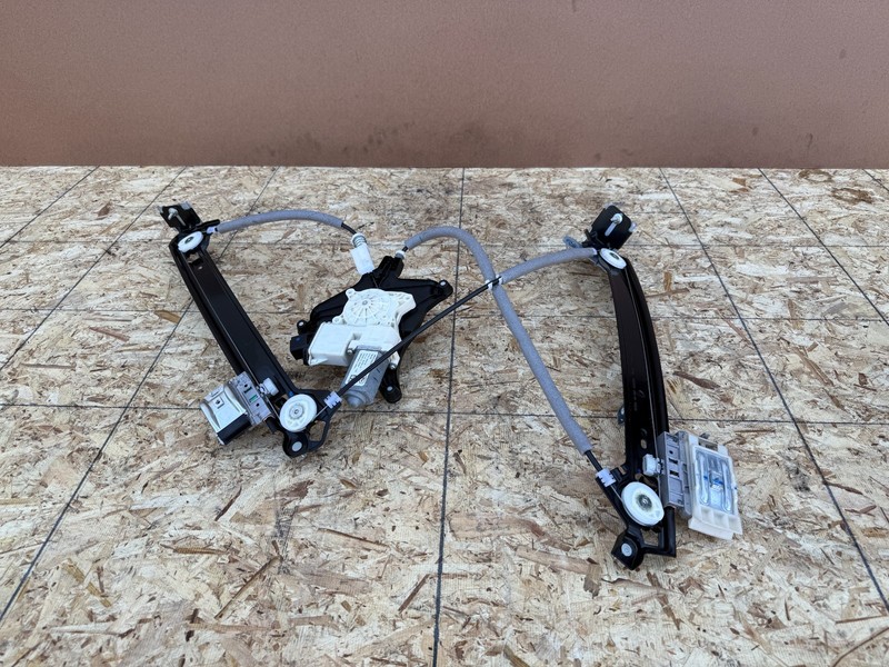 FORD MUSTANG GT 2024-2026 OEM RIGHT PASSENGER DOOR WINDOW REGULATOR WITH MOTOR