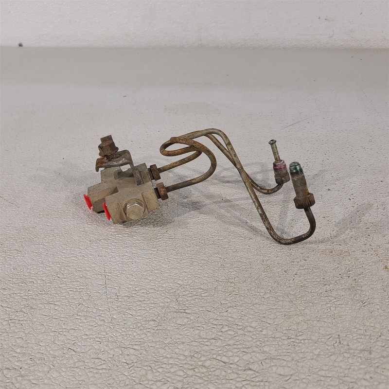 94-95 Mustang Gt Brake Proportioning Valve Oem Aa7446