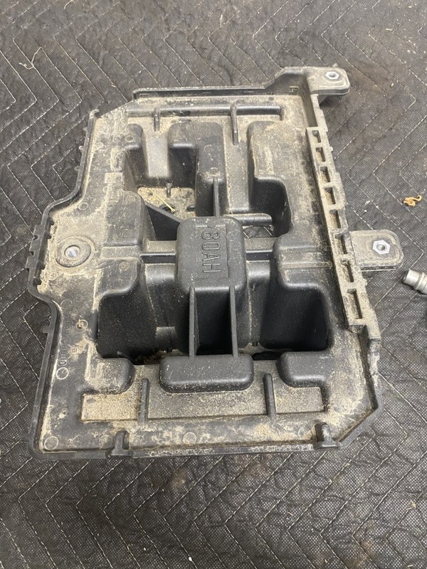 2019 KIA SORENTO L BATTERY TRAY 37150-C6000 OEM