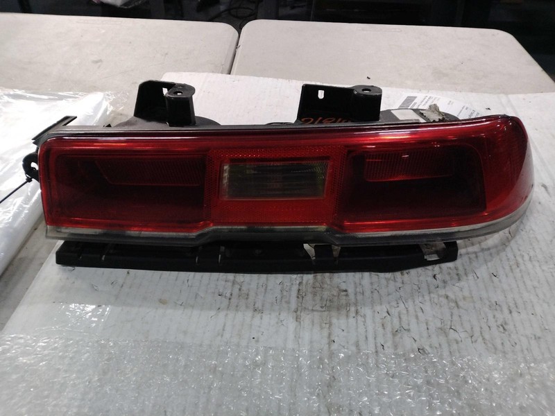 2014-2015 Chevrolet Camaro Right Tail Light Assembly Black Used OEM 503002