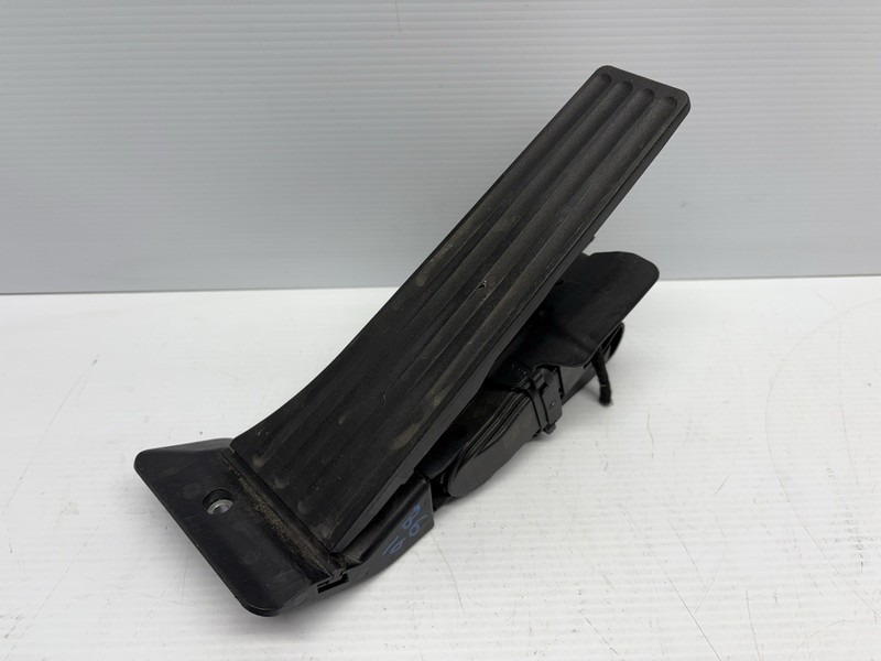 2008-2017 BMW 1-Series 3-Series i3 Gas Accelerator Pedal for Manual Trans OEM