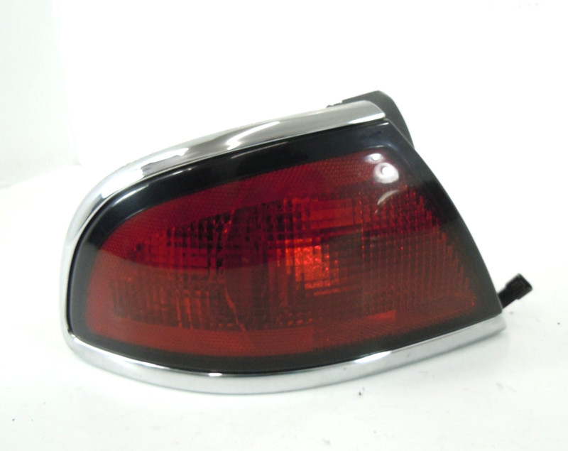 1997-1999 Buick Lesabre Quarter Panel Mounted Tail Light Driver Left OEM