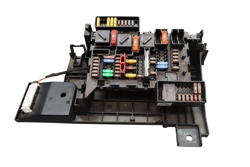 14-21 BMW I01 i3 Power Distribution Fuse Relay Junction Box 6114 9270355 Oem