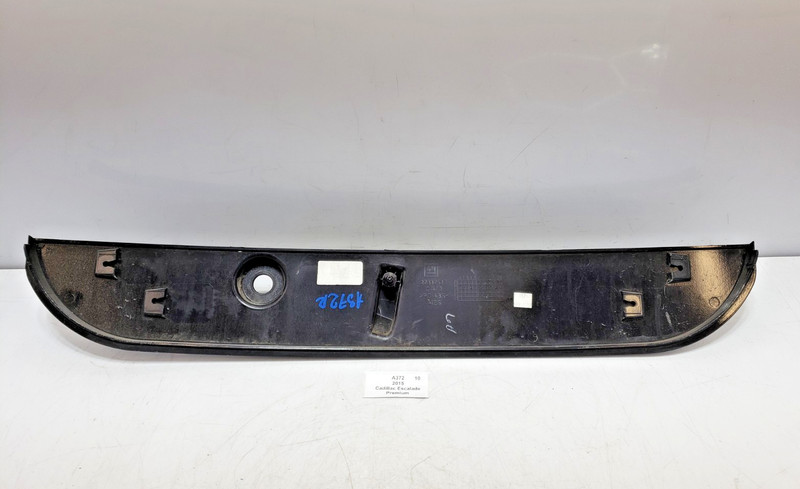 ✅ 15-20 OEM Cadillac Escalade Rear Spoiler Washer Retainer Cover