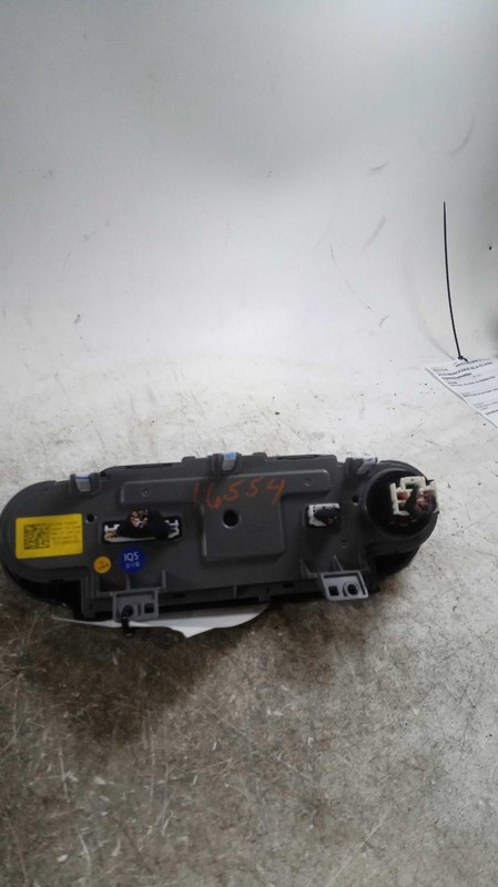 2019 Kia Sorento A/C Selector Switch OEM Black 97250C6040 114K Miles