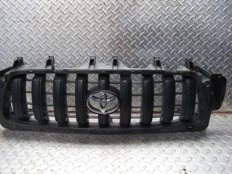 01 02 03 04 TOYOTA TACOMA FRONT UPPER GRILLE CHROME ASSEMBLY