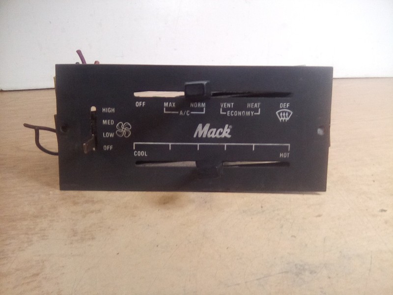Mack Climate Control RD-3-3812-0 "MISSING KNOB"