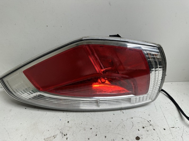 2008-2010 Mazda 5 Right Passenger Tail Light Lamp Taillight Taillamp Oem