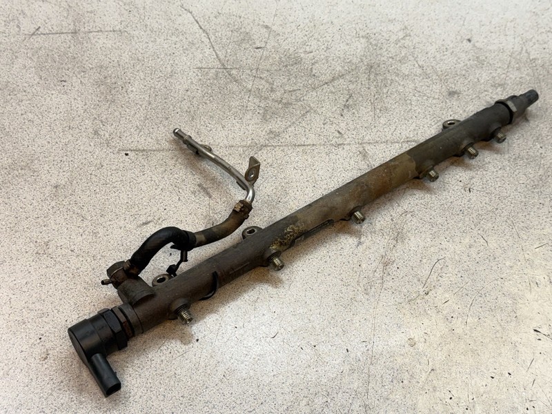04-06 Mercedes Dodge T1N Sprinter 2.7L OM647 Diesel Fuel Sensor Injector Rail