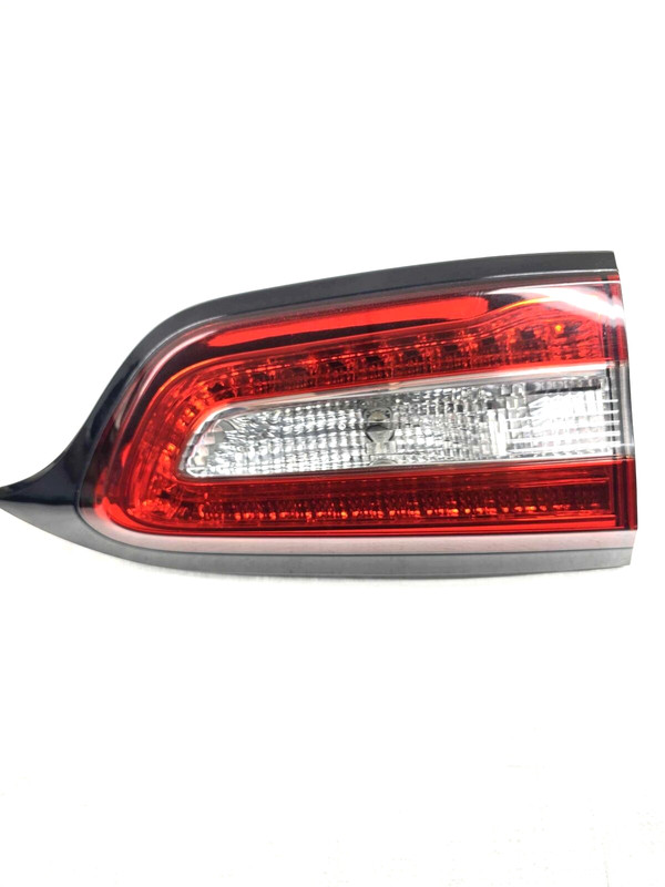 2017 Jeep Cherokee LH Driver Liftgate LED Tail Light Assembly Light Scratches