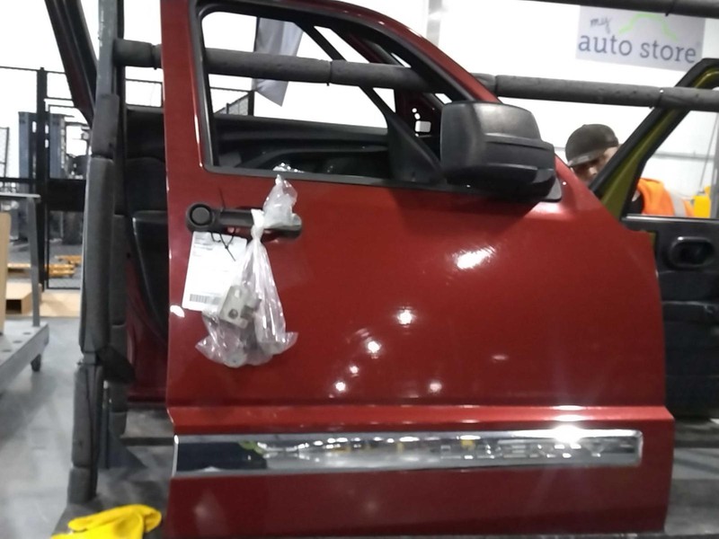 2008 Jeep Liberty Right Front Door Red 156K Miles OEM Replacement Part