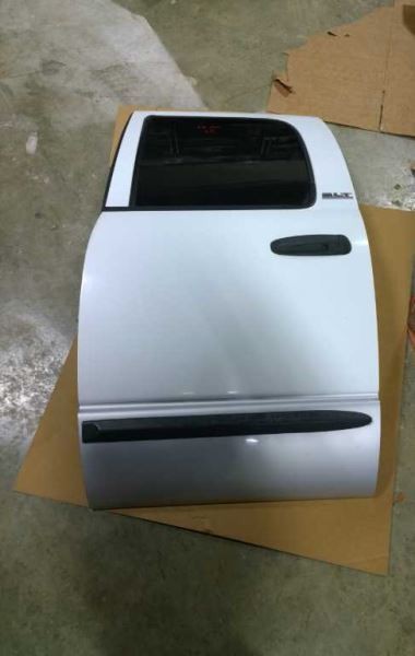 02 03 DODGE RAM 1500 SLT LEFT REAR DRIVER DOOR WHITE BS-58