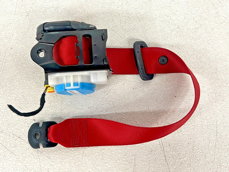 ⭐14-19 MERCEDES BENZ CLA45 AMG REAR RIGHT SEAT BELT RETRACTOR RED OEM LOT2560