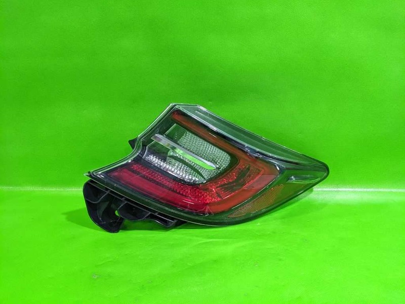 19-22 COROLLA HTBK PASSENGER RIGHT TAILLIGHT LAMP OEM 4284-116