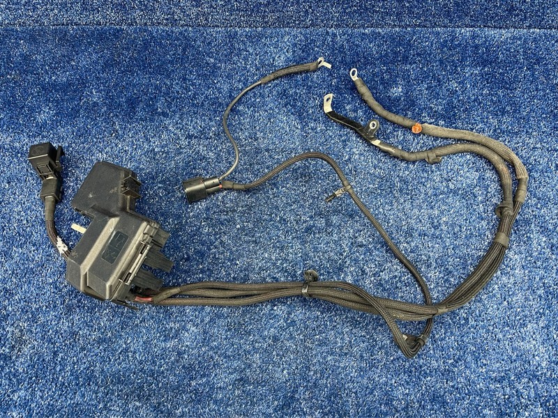 2013-2019 Cadillac ATS CTS Battery Distribution Fuse Block Junction OEM