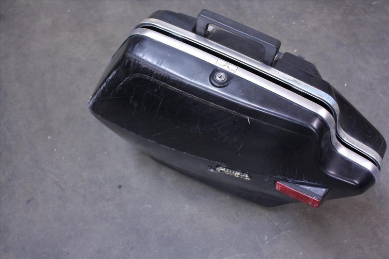 83 YAMAHA XVZ12 T VENTURE LEFT REAR SADDLE BAG STORAGE CASE BOX LOCKER XVZ 1200