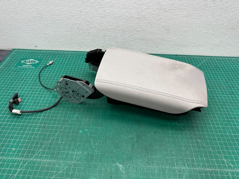 00-06 Mercedes-Benz CL500 C215 - CENTER CONSOLE ARMREST LID OEM