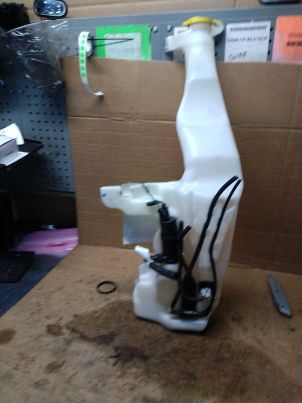 2015 Jeep Grand Cherokee Washer Fluid Reservoir OEM White 3.0L 212k Miles